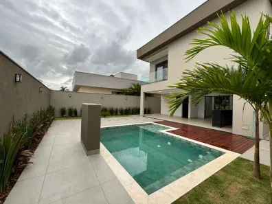 Sobrado com 3 Quartos à venda, 273m² no Shopping Park, Uberlândia