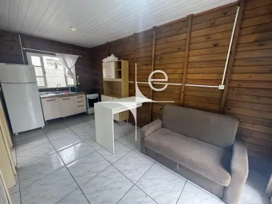 Casa com 2 Quartos para alugar, 40m² no Campeche, Florianópolis