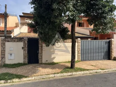 Casa com 3 Quartos à venda, 220m² no Mansões Santo Antônio, Campinas