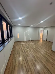 Sala Comercial à venda, 37m² no Santo Amaro, São Paulo