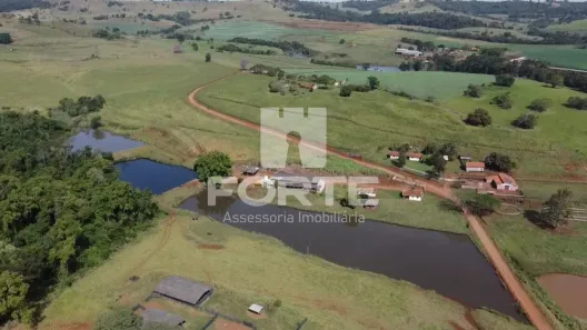 Fazenda/Sítio com 4 Quartos à venda, 84m² no , Sertanópolis