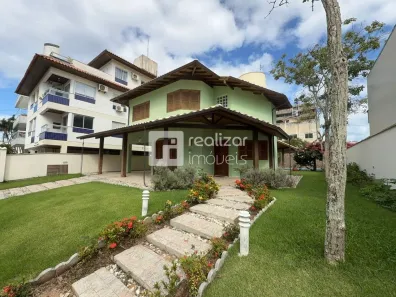 Casa com 4 Quartos para alugar, 250m² no Jurerê, Florianópolis