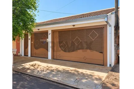 Casa com 3 Quartos à venda, 159m² no Conjunto Habitacional Lúcia Fabro Sverzut, Sertãozinho