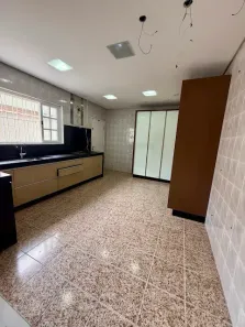 Casa com 5 Quartos à venda, 525m² no Vila Scarpelli, Santo André