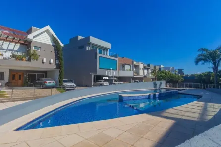 Casa de Condomínio com 3 Quartos para alugar, 234m² no Sarandi, Porto Alegre