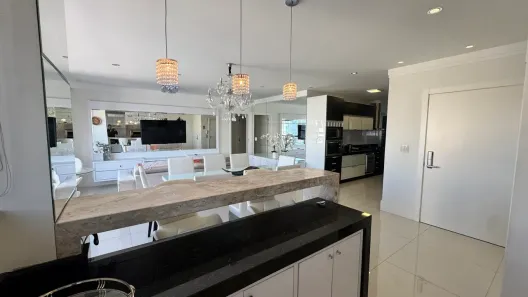Apartamento com 3 Quartos para alugar, 140m² no Centro, Balneário Camboriú