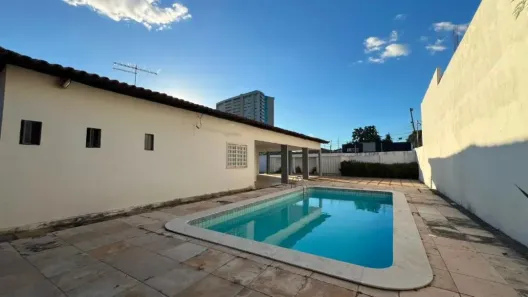 Imóvel Comercial com 4 Quartos para alugar, 320m² no Fátima, Teresina