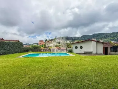 Casa com 2 Quartos à venda, 331m² no Valparaíso, Petrópolis