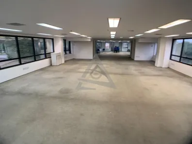 Sala Comercial para alugar, 226m² no Cambuí, Campinas