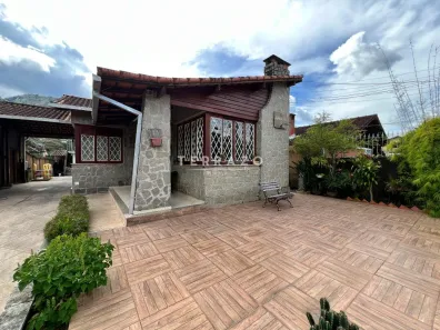 Casa com 3 Quartos à venda, 185m² no Jardim Cascata, Teresópolis