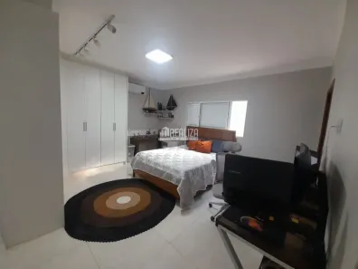 Casa com 2 Quartos à venda, 141m² no Jardim Itália II, Uberaba