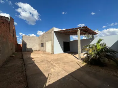 Casa com 2 Quartos para alugar, 98m² no Plano Diretor Sul, Palmas
