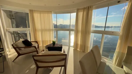 Apartamento com 5 Quartos para alugar, 233m² no Centro, Balneário Camboriú