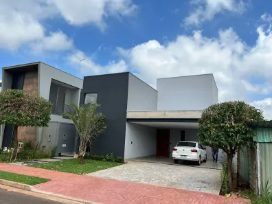 Casa de Condomínio com 3 Quartos à venda, 180m² no Estância dos Ipês, Uberaba