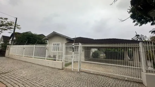 Casa com 3 Quartos à venda, 211m² no América, Joinville