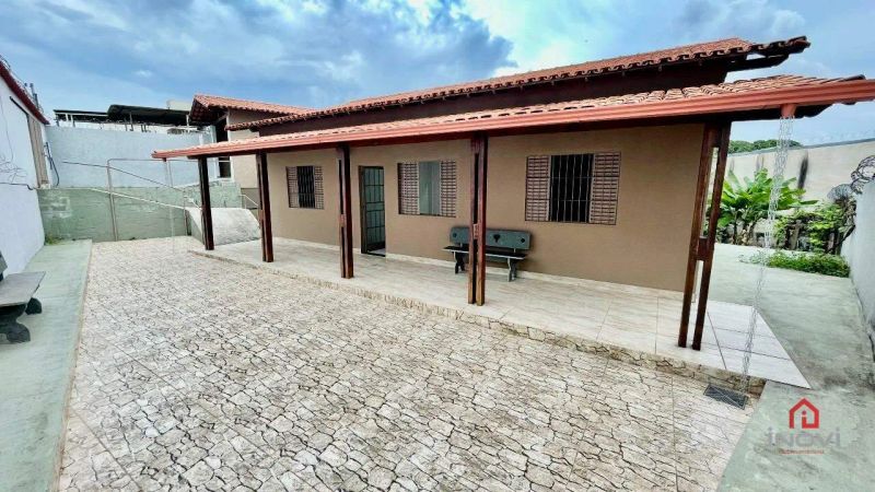Casa com 3 quartos — Glória, Belo Horizonte
