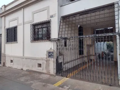 Casa com 3 Quartos para alugar, 70m² no Centro, Araraquara