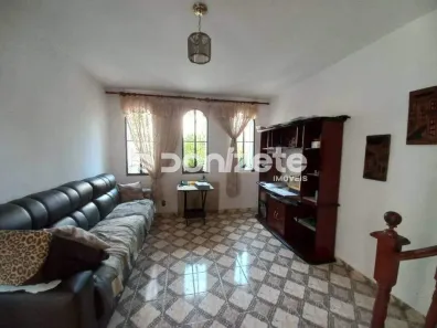 Sobrado com 4 Quartos para alugar, 221m² no Vila Bastos, Santo André