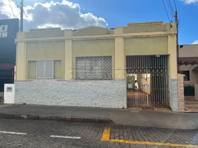 Casa com 3 Quartos à venda, 147m² no Centro, Araraquara