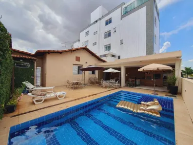 Casa com 3 Quartos à venda, 220m² no Glória, Contagem