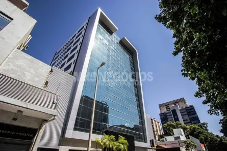 Sala Comercial para alugar, 245m² no Santa Efigênia, Belo Horizonte