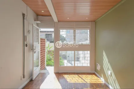Casa com 2 Quartos para alugar, 90m² no Santo Antônio, Belo Horizonte