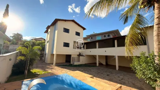 Casa com 6 Quartos para alugar, 267m² no Ibituruna, Montes Claros