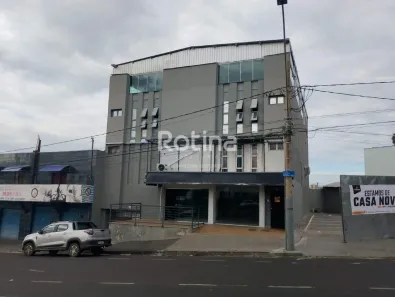 Ponto Comercial para alugar, 700m² no Cazeca, Uberlândia