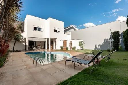 Casa com 3 Quartos para alugar, 287m² no Jardim Cidade Monções, Maringá