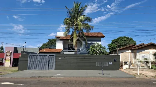Sobrado com 3 Quartos à venda, 282m² no Vila Bandeirante, Campo Grande