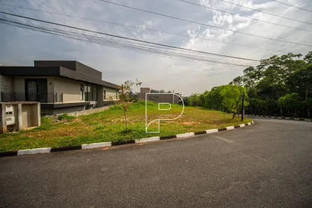 Lote/Terreno à venda, 667m² no Jardim Indaiá, Embu das Artes