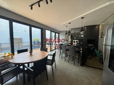 Sobrado com 1 Quarto à venda, 261m² no Jardim Pinheiros III, Maringá