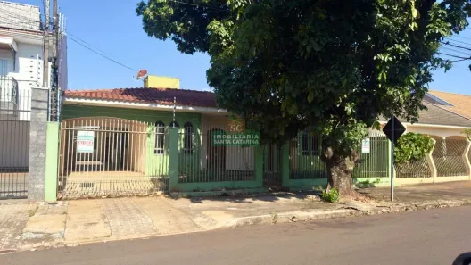 Casa com 5 Quartos para alugar, 256m² no Parque Residencial Cidade Nova, Maringá