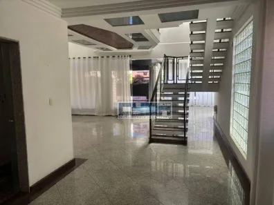 Casa com 3 Quartos à venda, 330m² no Ponta da Praia, Santos