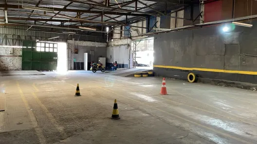 Galpão/Depósito/Armazém à venda, 1000m² no Cambuci, São Paulo