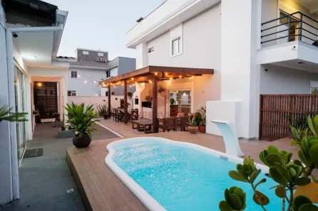 Casa com 5 Quartos à venda, 236m² no Daniela, Florianópolis