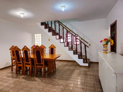 Casa com 4 Quartos à venda, 200m² no Setor Residencial Leste, Brasília