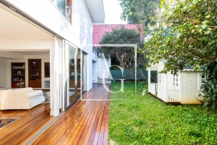 Casa com 4 Quartos para venda ou aluguel, 700m² no Jardim Guedala, São Paulo