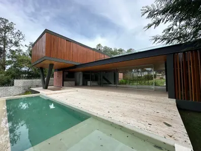 Sobrado com 5 Quartos à venda, 700m² no Chacara Santa Terezinha, Araçoiaba da Serra