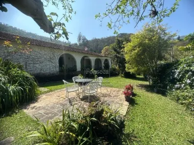 Casa com 3 Quartos à venda, 320m² no Nogueira, Petrópolis
