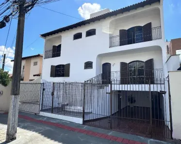 Casa com 3 Quartos para alugar, 350m² no Vila Fujita, Londrina