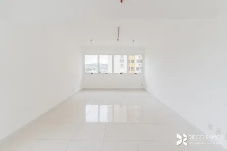 Sala Comercial para alugar, 36m² no Partenon, Porto Alegre