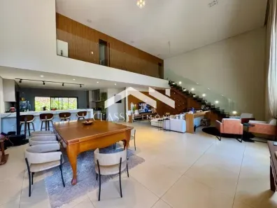 Casa com 3 Quartos para alugar, 305m² no Jardim Karaíba, Uberlândia