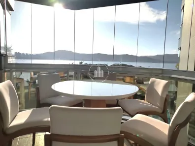 Apartamento com 3 Quartos à venda, 253m² no Coqueiros, Florianópolis