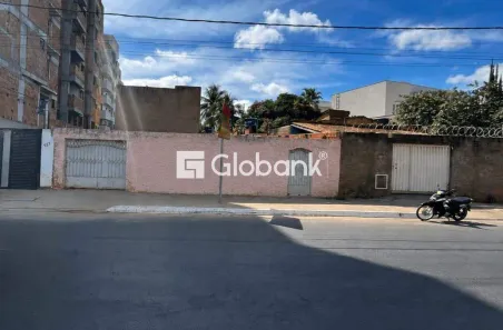 Lote/Terreno para alugar, 371m² no Vicente Guimarães, Montes Claros