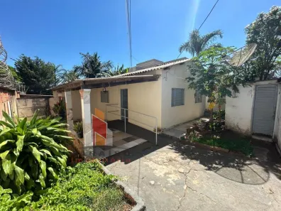 Casa com 2 Quartos à venda, 115m² no Saraiva, Uberlândia