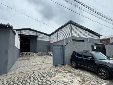 Galpão/Depósito/Armazém para alugar, 500m² no Buraquinho, Lauro de Freitas