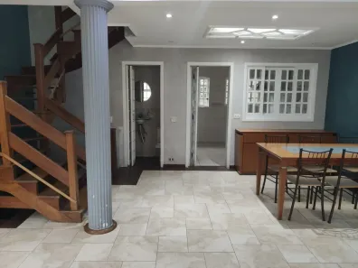 Casa de Condomínio com 3 Quartos para alugar, 140m² no Jardim Leonor Mendes de Barros, São Paulo
