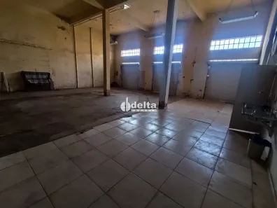 Ponto Comercial para alugar, 308m² no Centro, Uberlândia