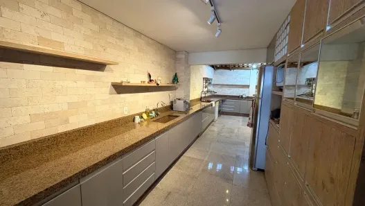 Sobrado com 4 Quartos à venda, 233m² no Jardim Goiás, Goiânia